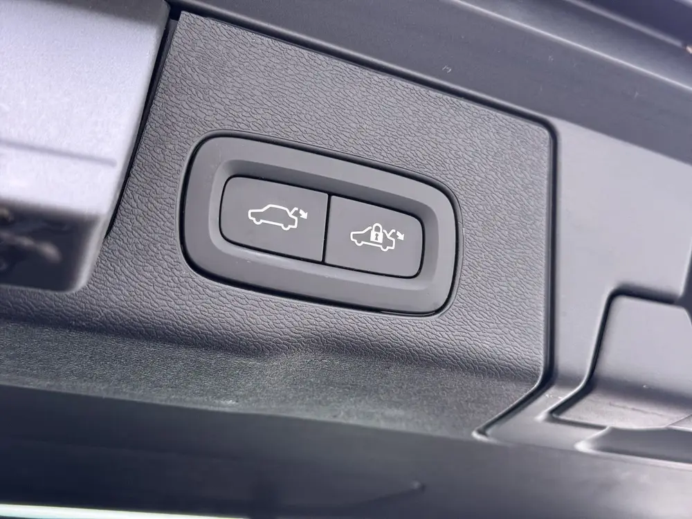 Volvo XC60 T5 251PK Autom Inscription R-design Trekhaak Navi uit 2019, foto 19