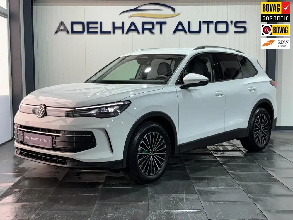 Volkswagen Tiguan 1.5 eTSI Life Edition Automaat / Navigatie uit 2025