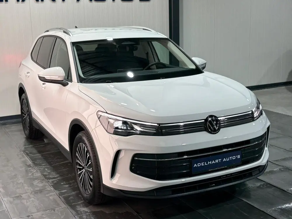 Volkswagen Tiguan 1.5 eTSI Life Edition Automaat / Navigatie uit 2025, foto 11