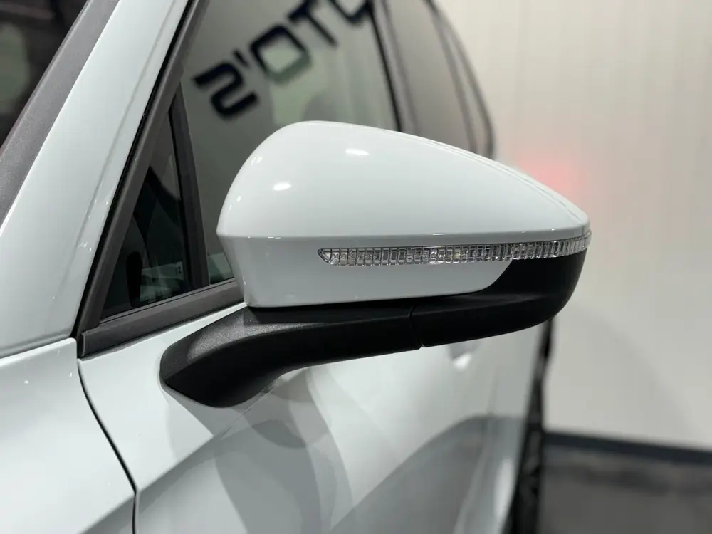 Volkswagen Tiguan 1.5 eTSI Life Edition Automaat / Navigatie uit 2025, foto 8