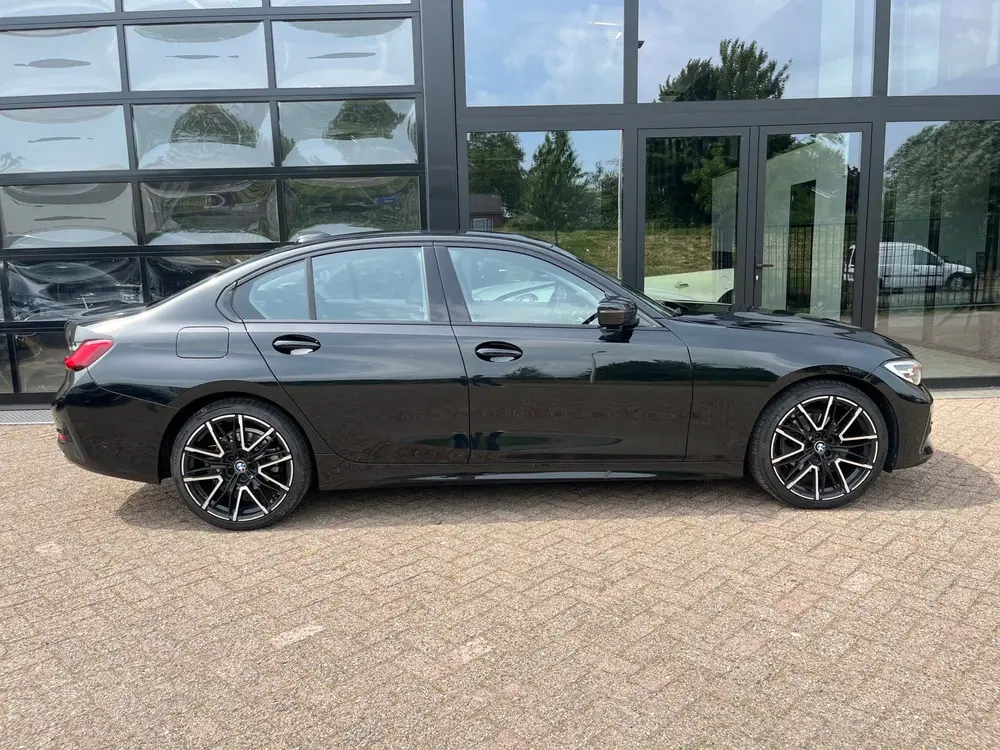 BMW 3-serie 320i High Executive Automaat Dealer Onderh uit 2019, foto 12