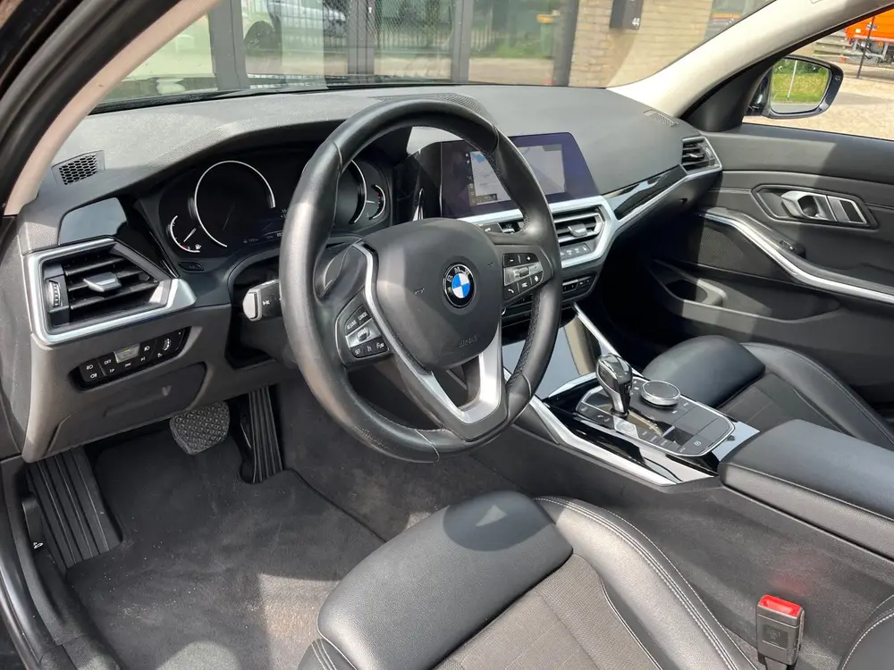 BMW 3-serie 320i High Executive Automaat Dealer Onderh uit 2019, foto 15