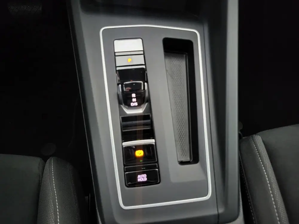 Volkswagen Golf 1.5 eTSI Life Business Automaat uit 2023, foto 14