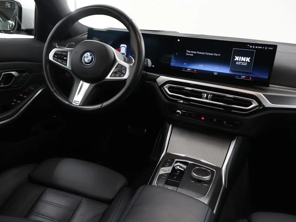 BMW 3-serie 330e M-Sport uit 2023, foto 10