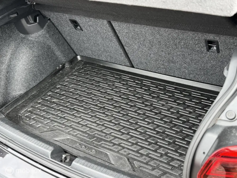 Volkswagen Polo 1.0 TSI R-Line Virtual cockpit uit 2020, foto 19