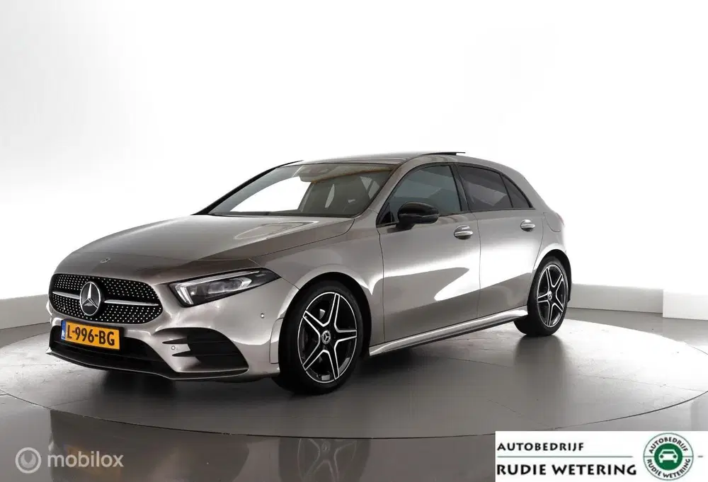 Mercedes-Benz A-Klasse 180 Automaat Business Solution AMG pano uit 2021