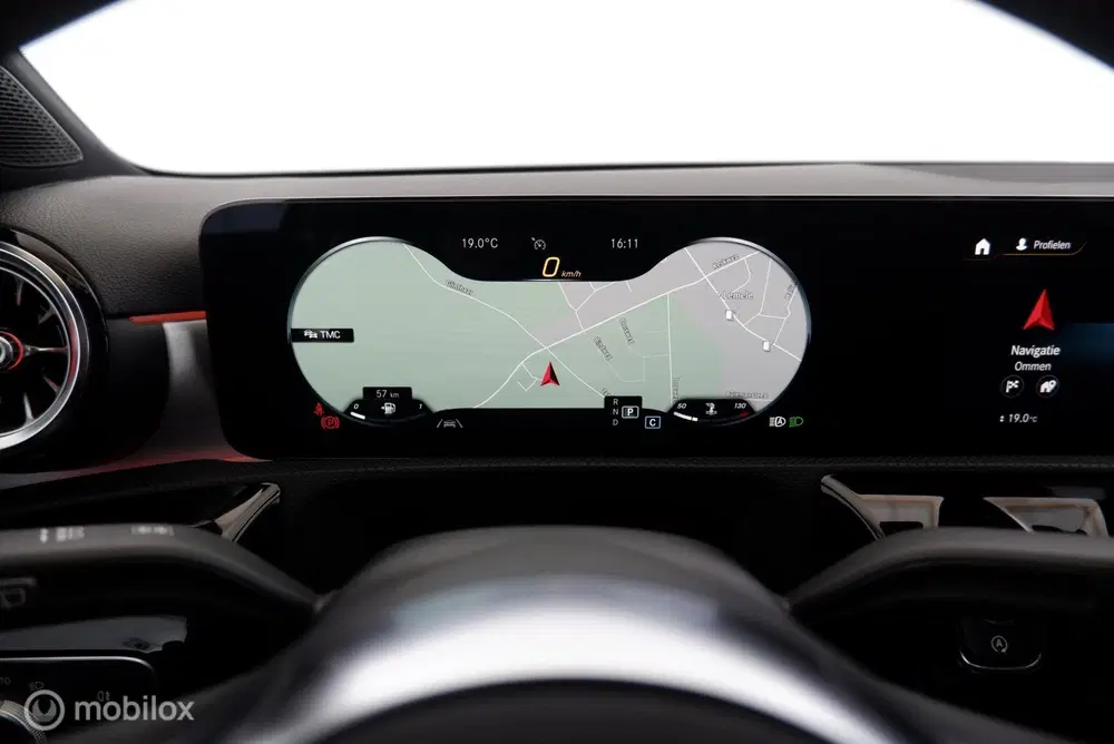 Mercedes-Benz A-Klasse 180 Automaat Business Solution AMG pano uit 2021, foto 12