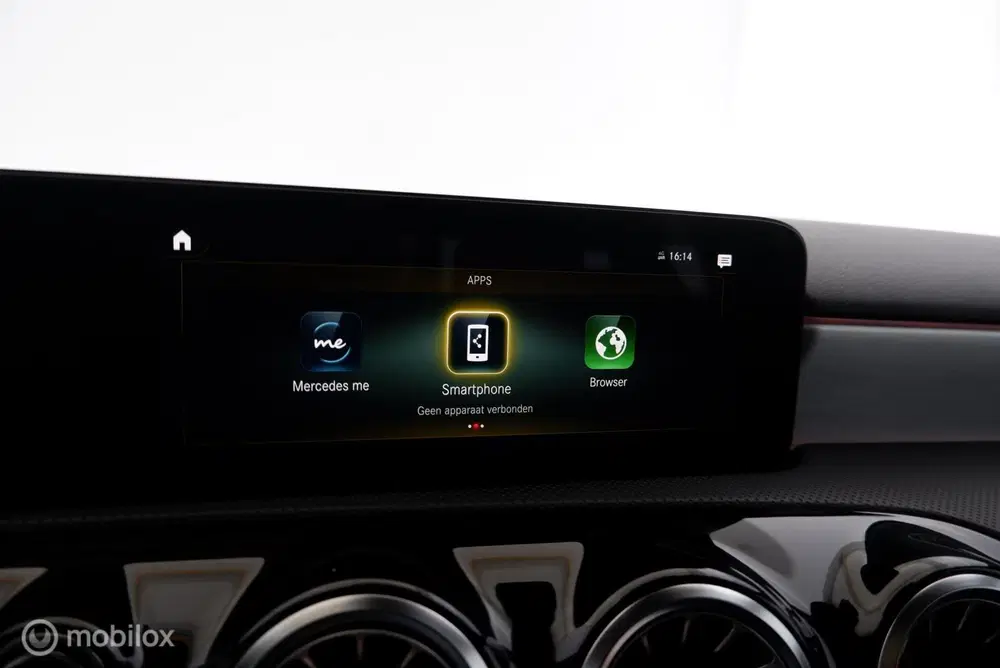 Mercedes-Benz A-Klasse 180 Automaat Business Solution AMG pano uit 2021, foto 18