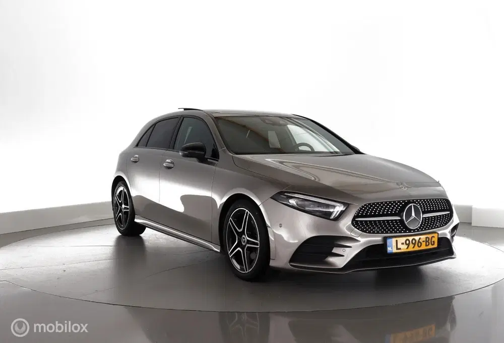 Mercedes-Benz A-Klasse 180 Automaat Business Solution AMG pano uit 2021, foto 2