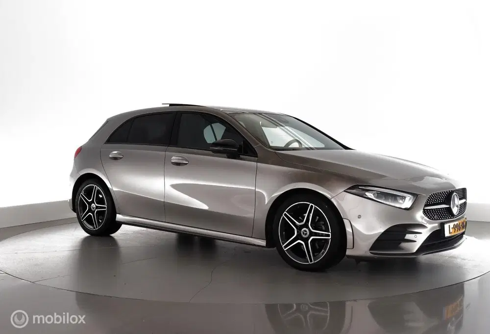 Mercedes-Benz A-Klasse 180 Automaat Business Solution AMG pano uit 2021, foto 3