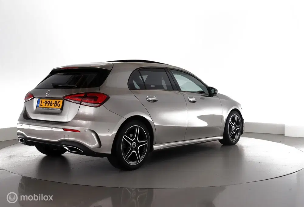 Mercedes-Benz A-Klasse 180 Automaat Business Solution AMG pano uit 2021, foto 4