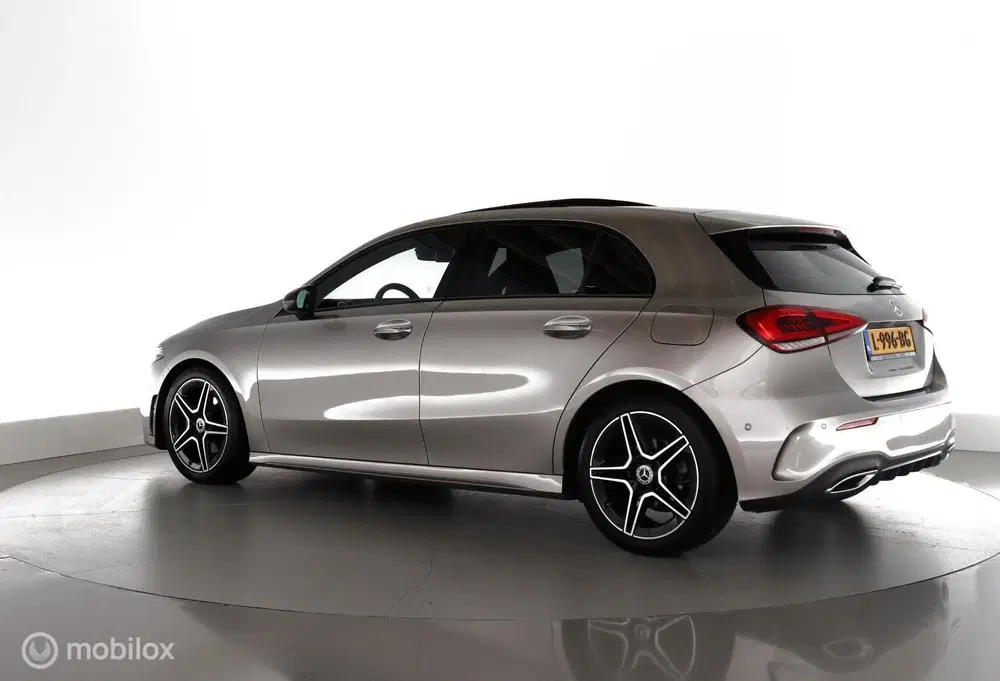 Mercedes-Benz A-Klasse 180 Automaat Business Solution AMG pano uit 2021, foto 6