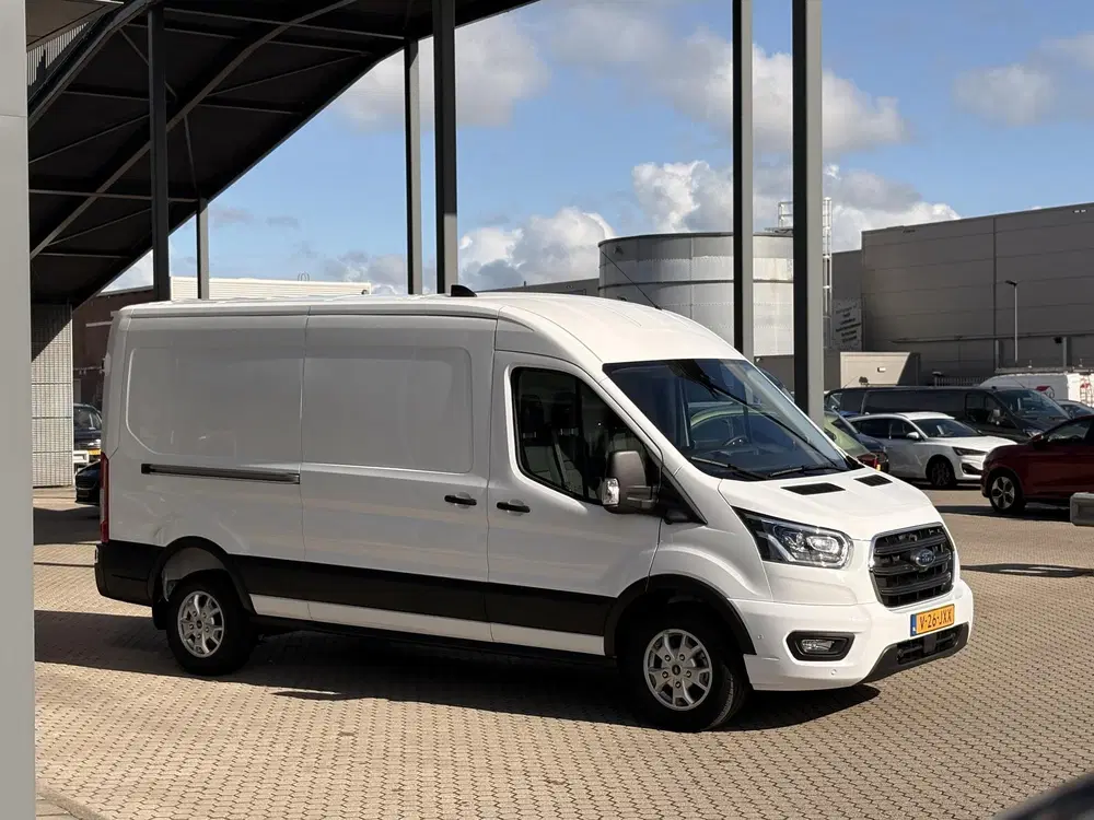 Ford Transit 350 2.0 TDCI L3H2 Limited uit 2024, foto 4
