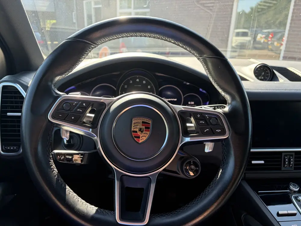 Porsche Cayenne 3.0 E-Hybrid TREKHAAK SPORTCHRONO 360CAM BOS uit 2020, foto 17