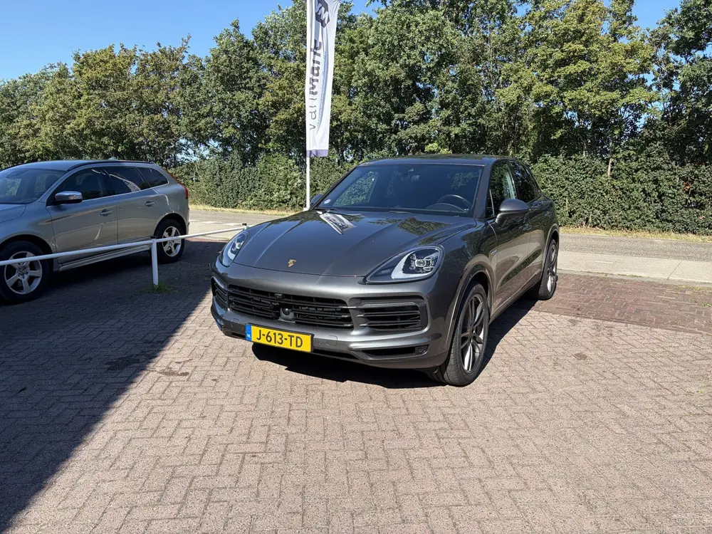 Porsche Cayenne 3.0 E-Hybrid TREKHAAK SPORTCHRONO 360CAM BOS uit 2020, foto 2