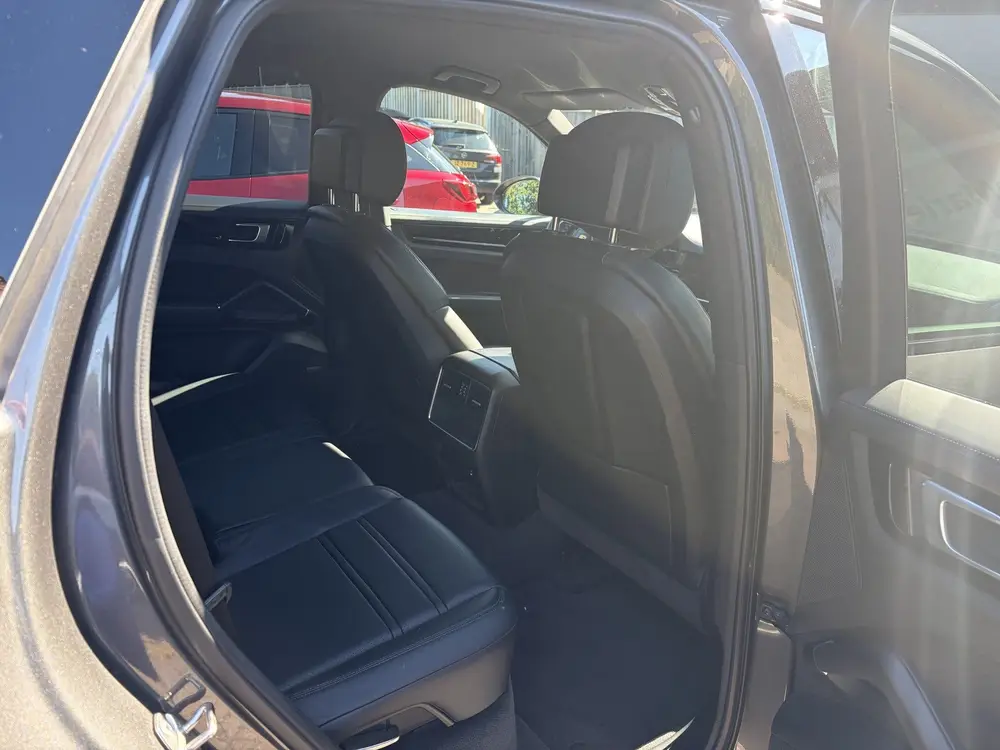 Porsche Cayenne 3.0 E-Hybrid TREKHAAK SPORTCHRONO 360CAM BOS uit 2020, foto 6