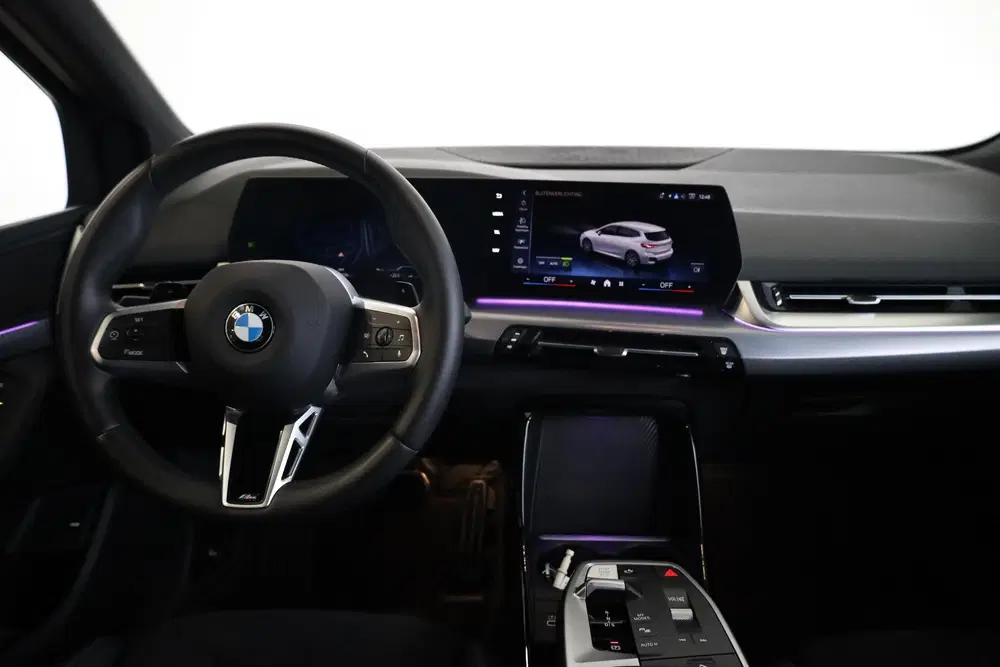 BMW 2-serie 220i uit 2025, foto 11