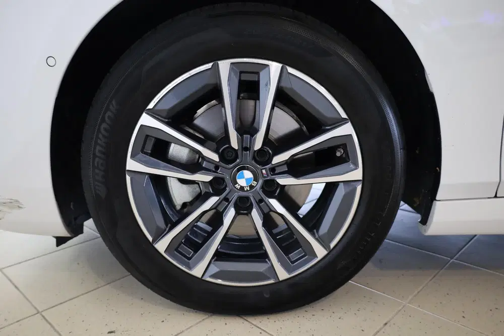 BMW 2-serie 220i uit 2025, foto 7