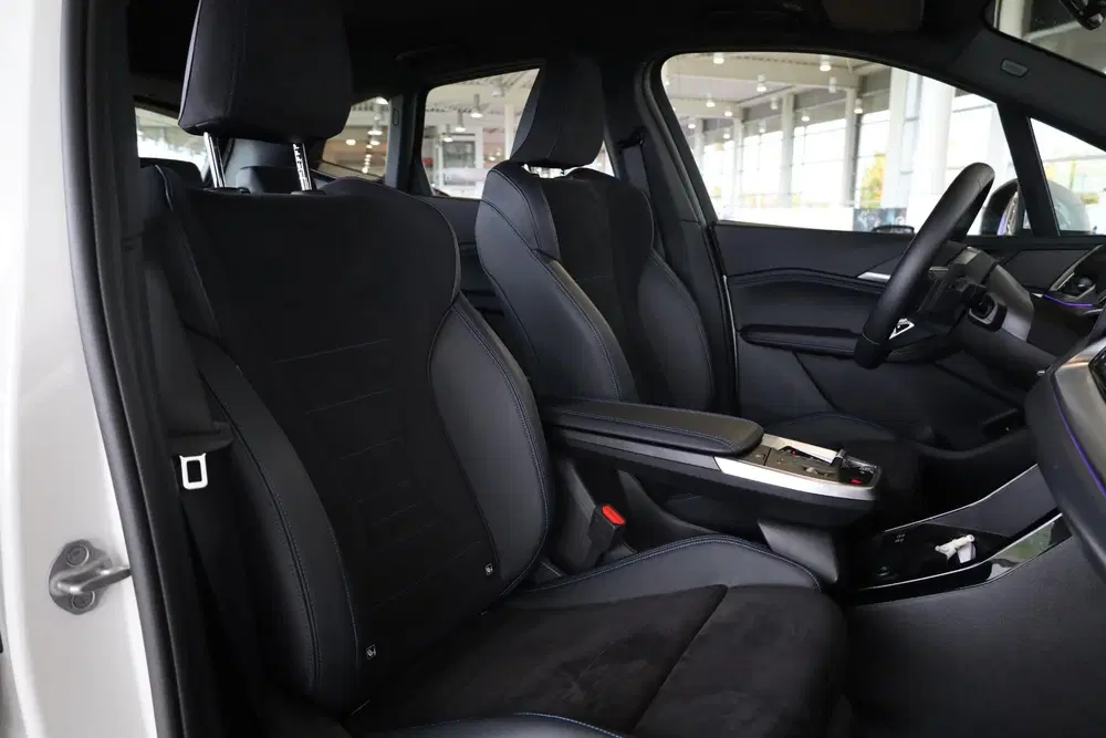 BMW 2-serie 220i uit 2025, foto 9