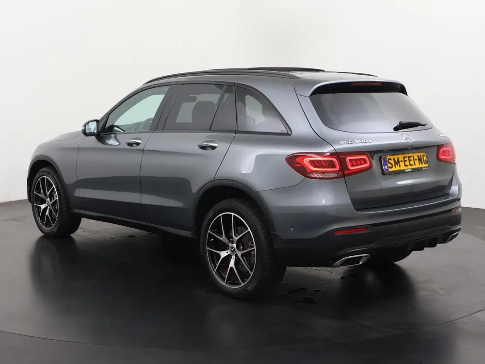 Mercedes-Benz GLC 300e 4MATIC AMG Night uit 2022, foto 7
