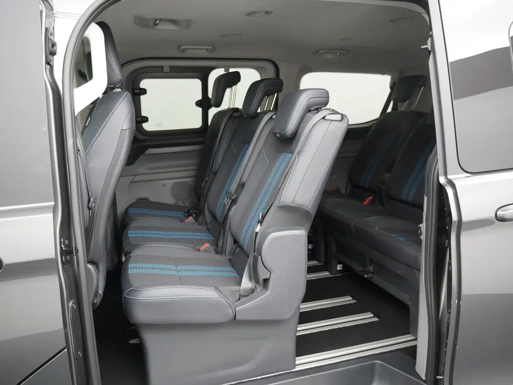 Ford Tourneo Custom 340 2.5 PHEV 233 pk L1 8 persoons uit 2025, foto 10