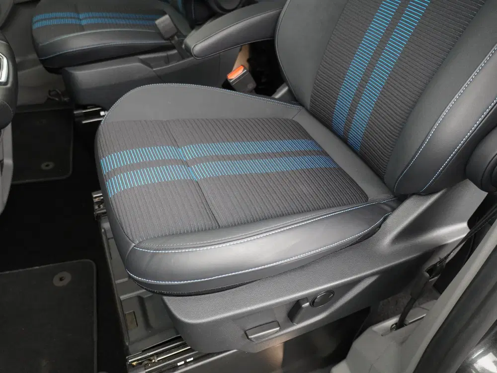 Ford Tourneo Custom 340 2.5 PHEV 233 pk L1 8 persoons uit 2025, foto 13