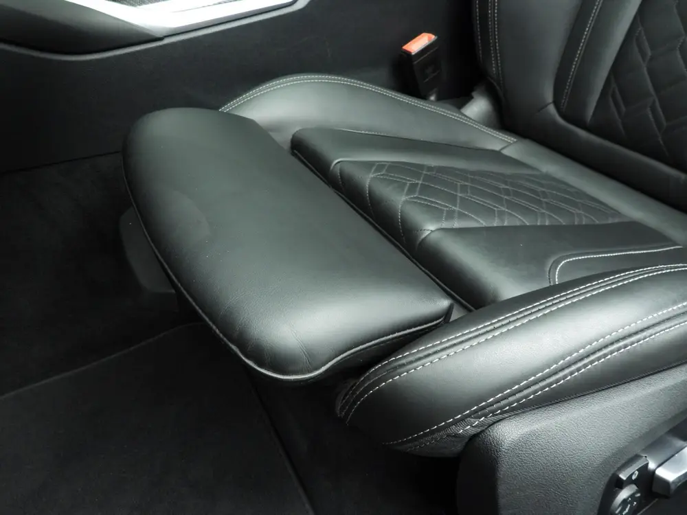 BMW D3S Touring XDrive | LED | Leder | HUD | P uit 2023, foto 17