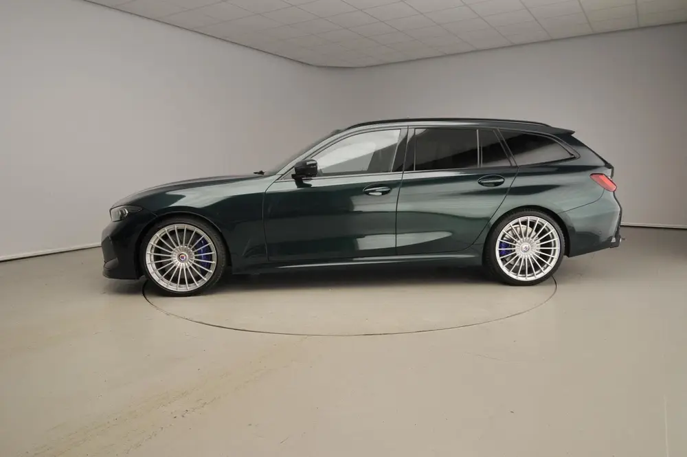 BMW D3S Touring XDrive | LED | Leder | HUD | P uit 2023, foto 2
