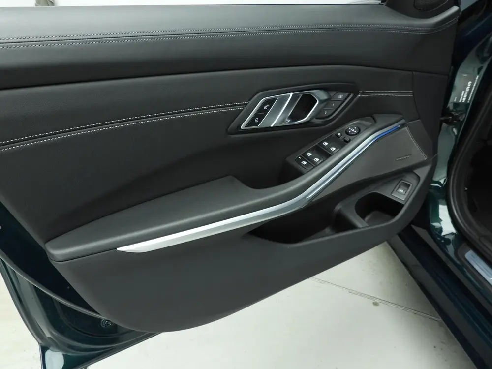 BMW D3S Touring XDrive | LED | Leder | HUD | P uit 2023, foto 20