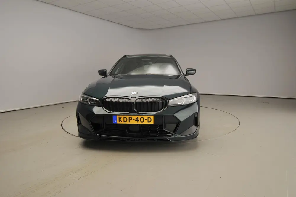 BMW D3S Touring XDrive | LED | Leder | HUD | P uit 2023, foto 5