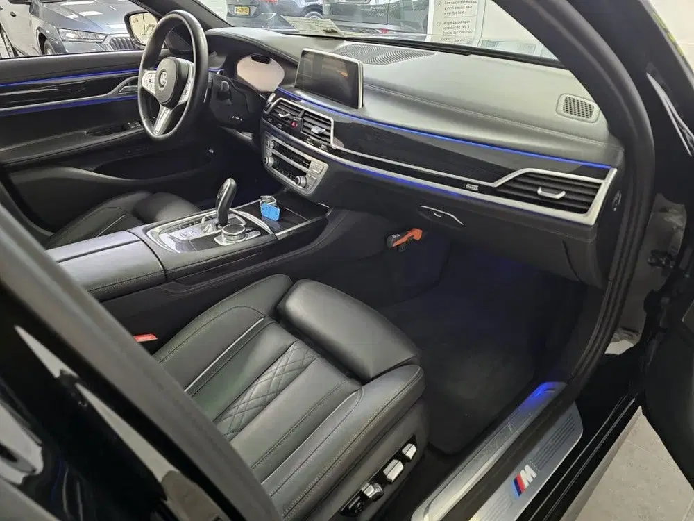 BMW 7-serie 7 Serie 745e High Executive uit 2020, foto 9