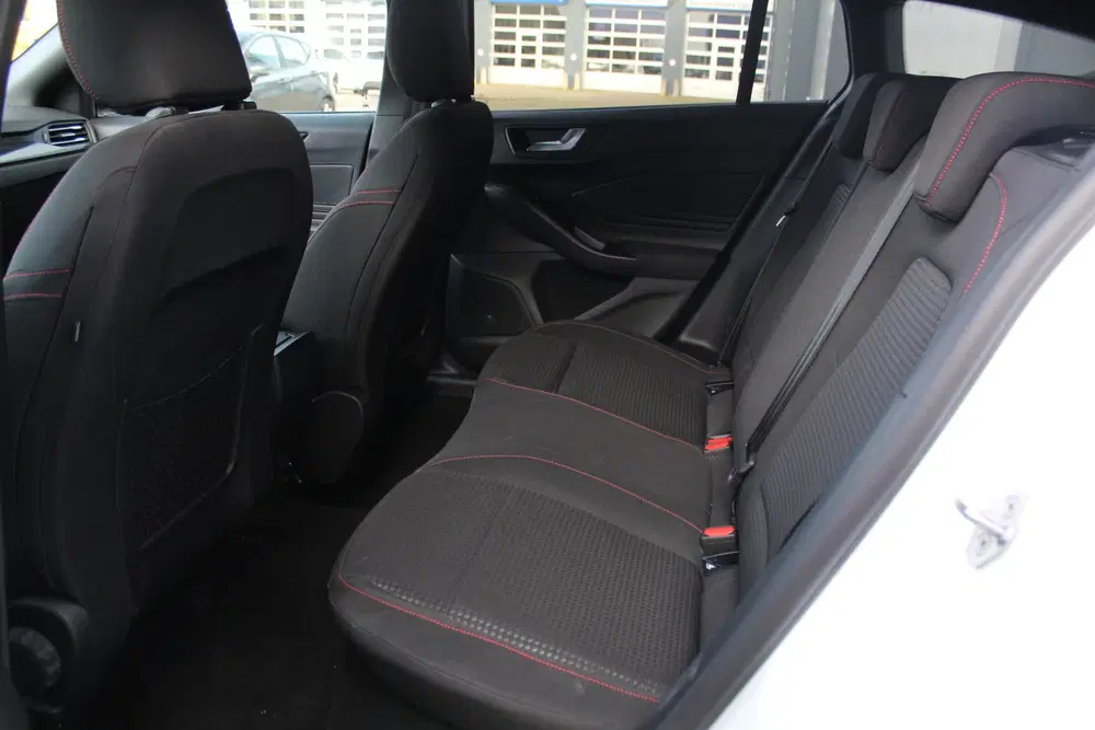 Ford Focus 1.0-125pk EcoBoost Mild-Hybrid ST-Line In uit 2024, foto 16