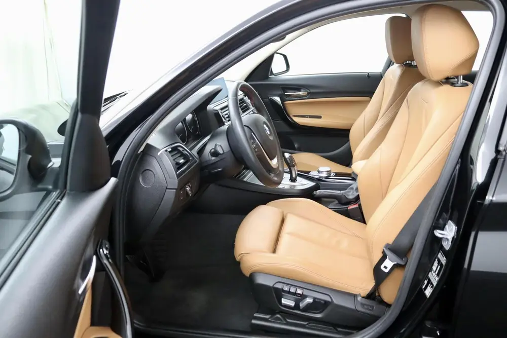BMW 1-serie 118i uit 2019, foto 12