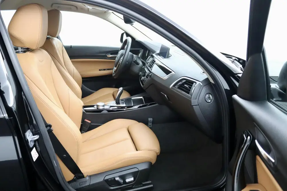 BMW 1-serie 118i uit 2019, foto 13