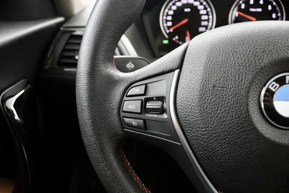 BMW 1-serie 118i uit 2019, foto 16