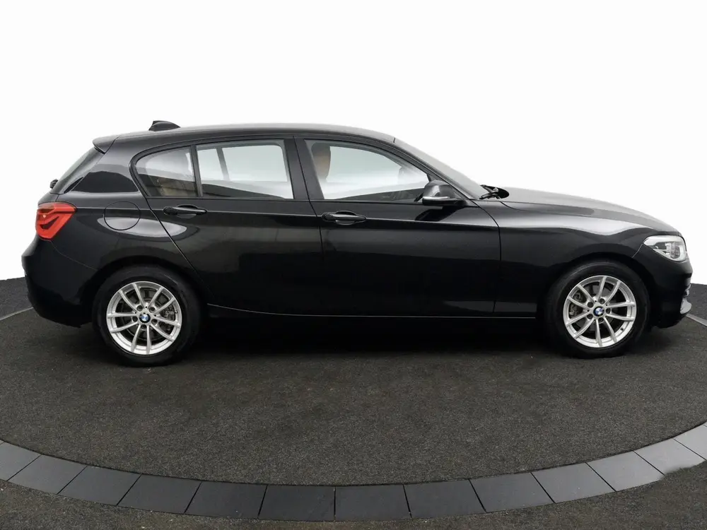 BMW 1-serie 118i uit 2019, foto 5