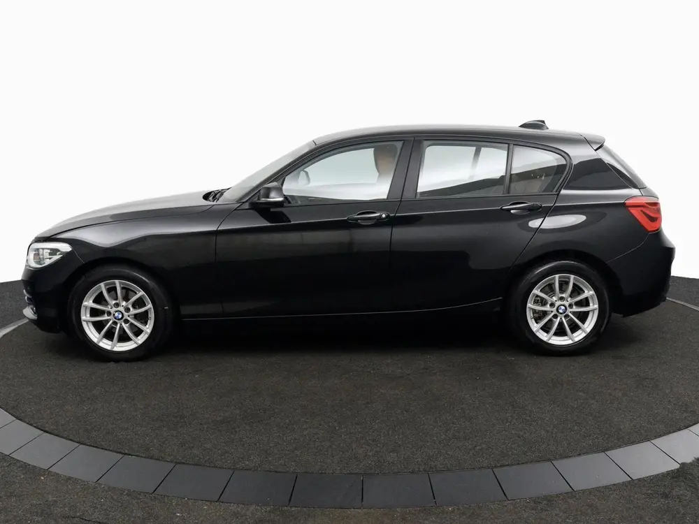 BMW 1-serie 118i uit 2019, foto 8