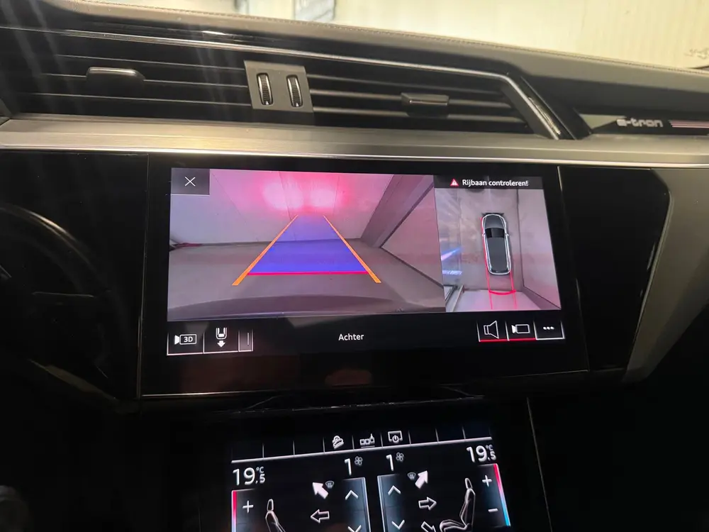 Audi e-tron 55 quattro advanced 95 kWh uit 2019, foto 10