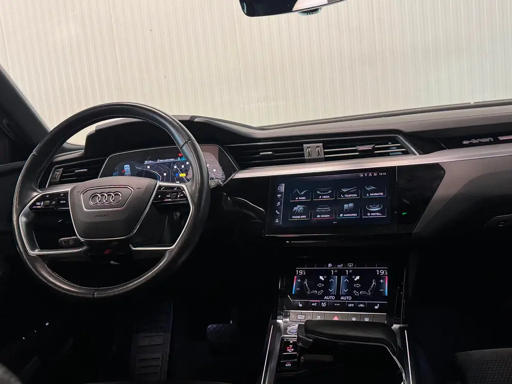 Audi e-tron 55 quattro advanced 95 kWh uit 2019, foto 15