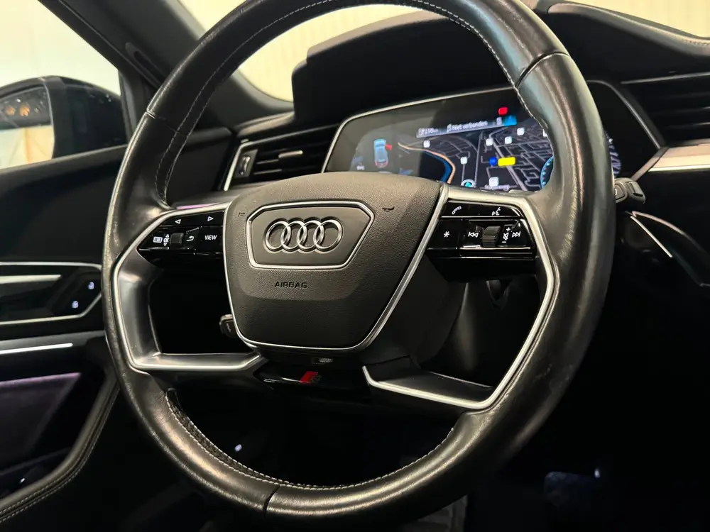 Audi e-tron 55 quattro advanced 95 kWh uit 2019, foto 16