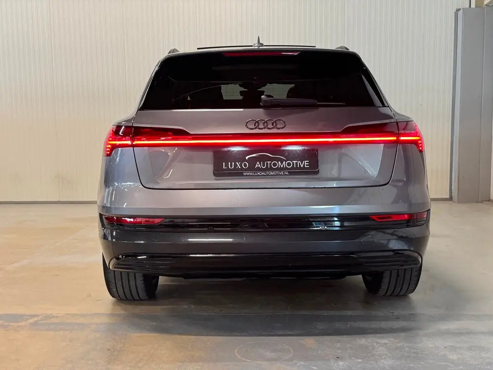 Audi e-tron 55 quattro advanced 95 kWh uit 2019, foto 20