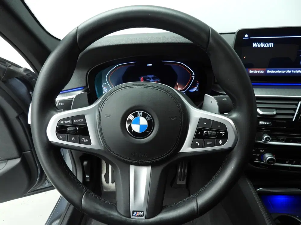BMW 5-serie Sedan 530i uit 2021, foto 11