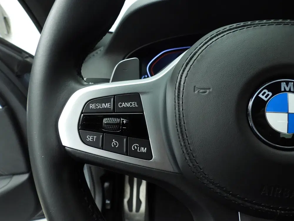 BMW 5-serie Sedan 530i uit 2021, foto 13