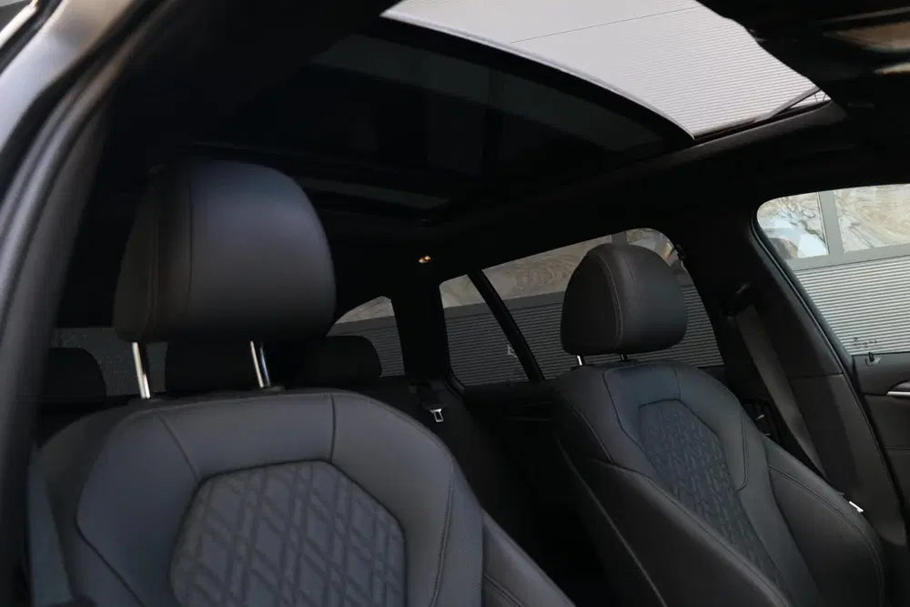BMW 5-serie 530e uit 2024, foto 11