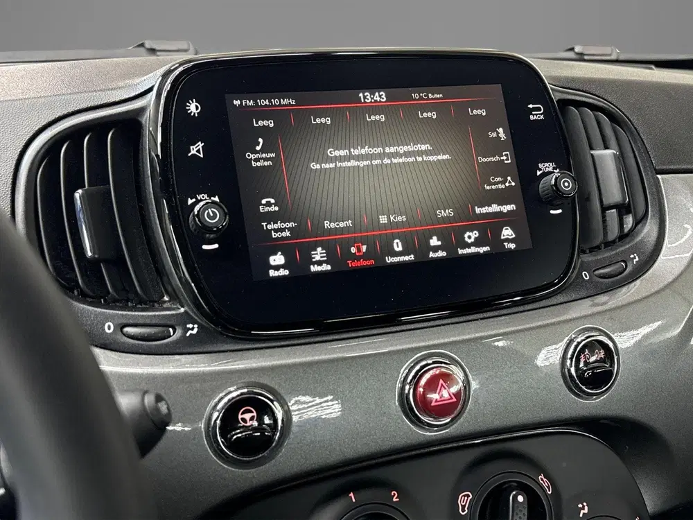 Fiat 500 1.0 Hybrid uit 2023, foto 13