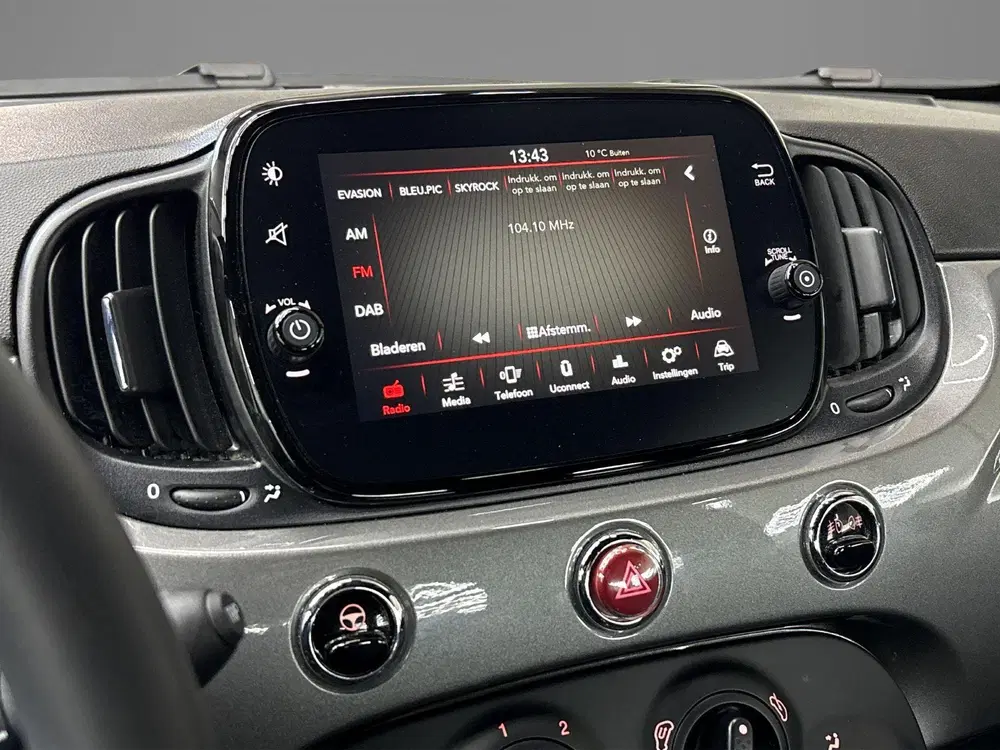 Fiat 500 1.0 Hybrid uit 2023, foto 15
