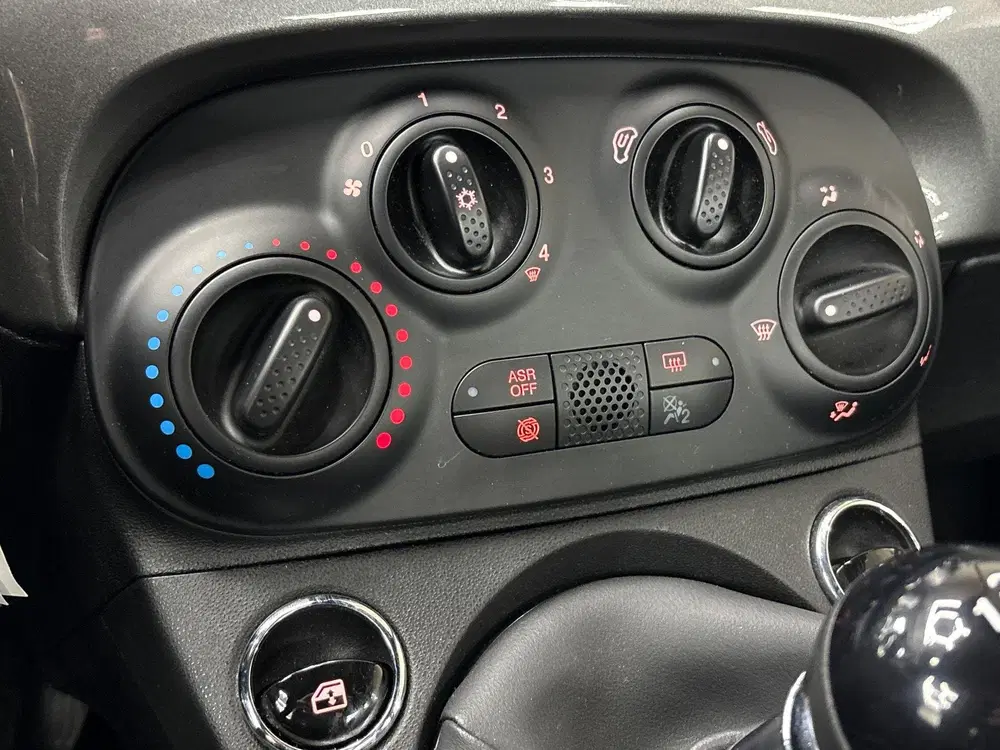 Fiat 500 1.0 Hybrid uit 2023, foto 16