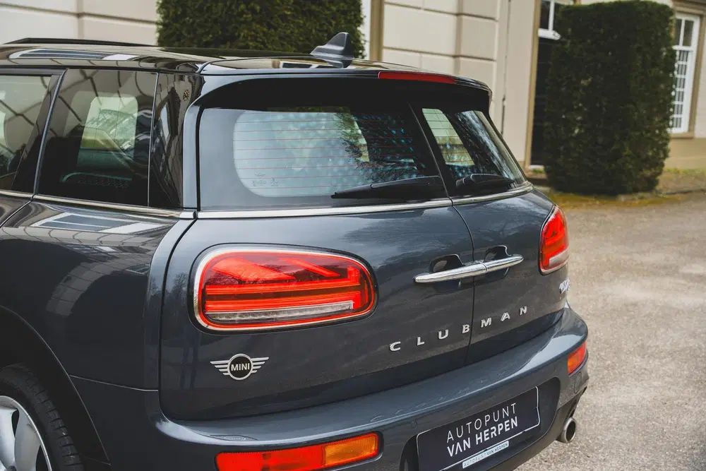 Mini Clubman 2.0 Cooper S Classic PANO uit 2021, foto 18