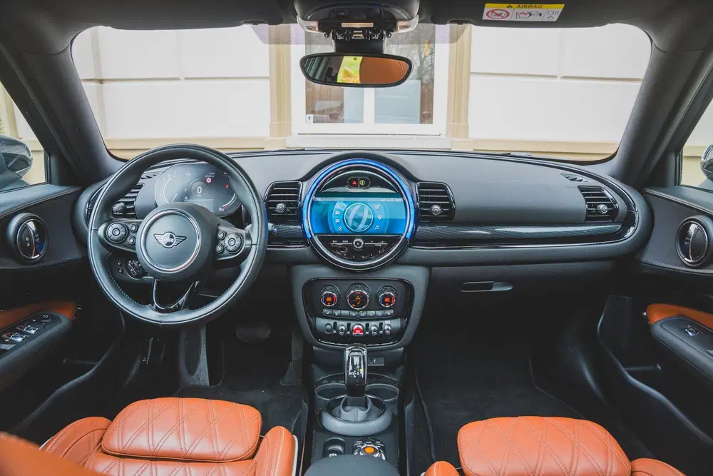Mini Clubman 2.0 Cooper S Classic PANO uit 2021, foto 3