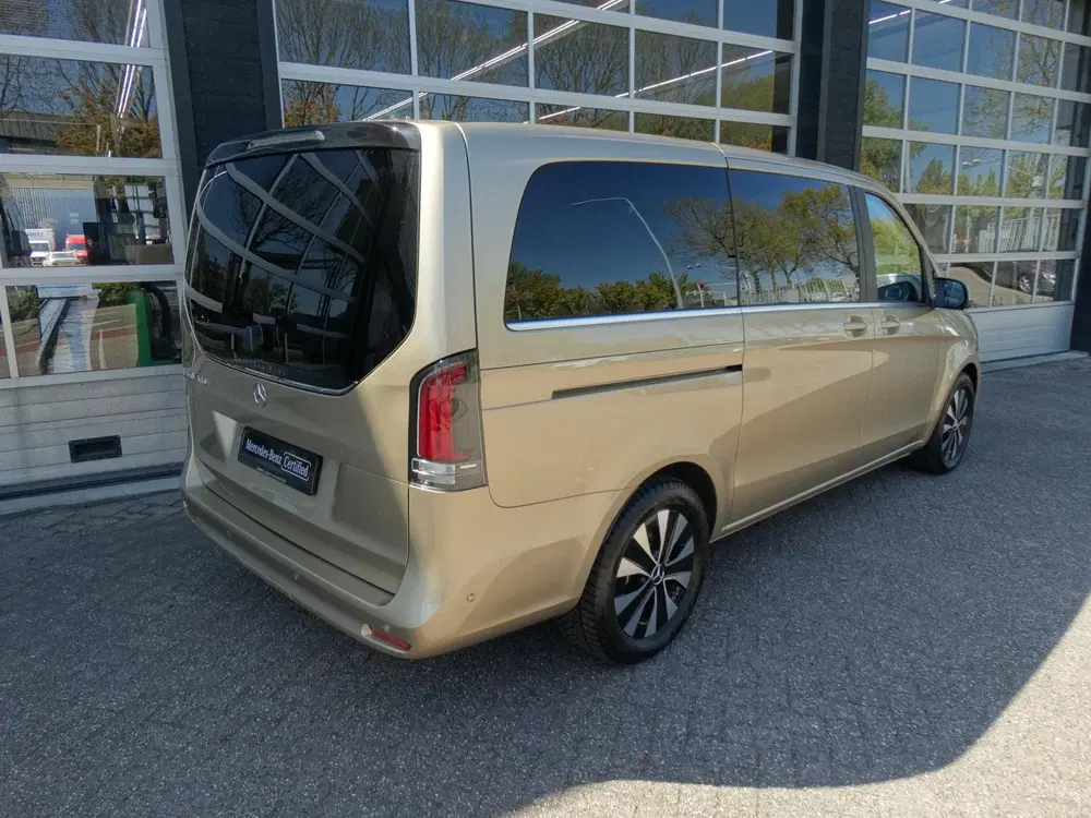 Mercedes-Benz EQV 300 L2 90kWh uit 2024, foto 2